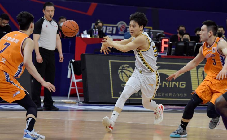 九游体育-窗口期突围战来临，拉齐奥围绕CBA季后赛复出首秀，质疑声仍在，资深球员宣示担当-九游体育